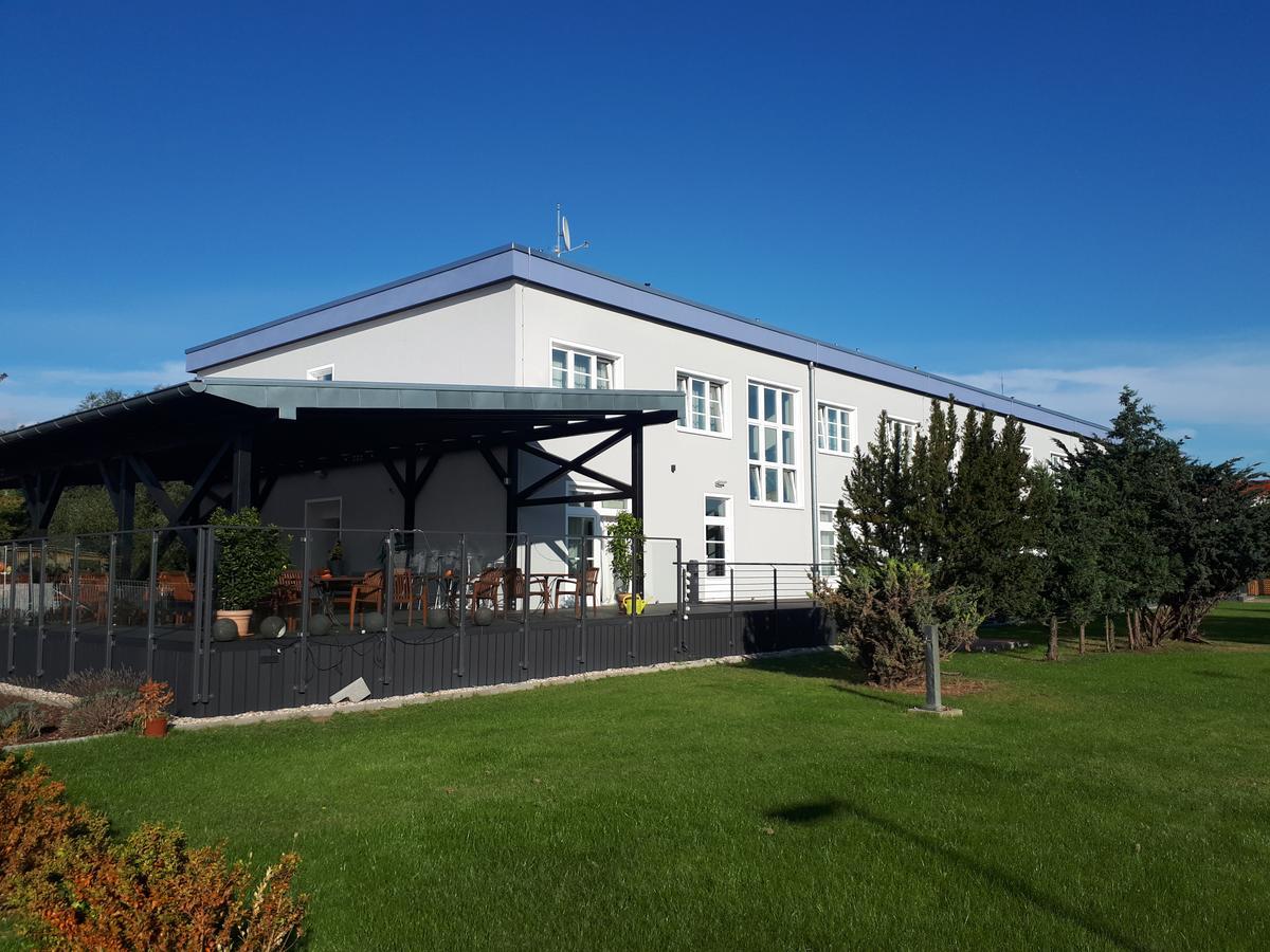 Garni Hotel Lavendelhof เนาเอน ภายนอก รูปภาพ